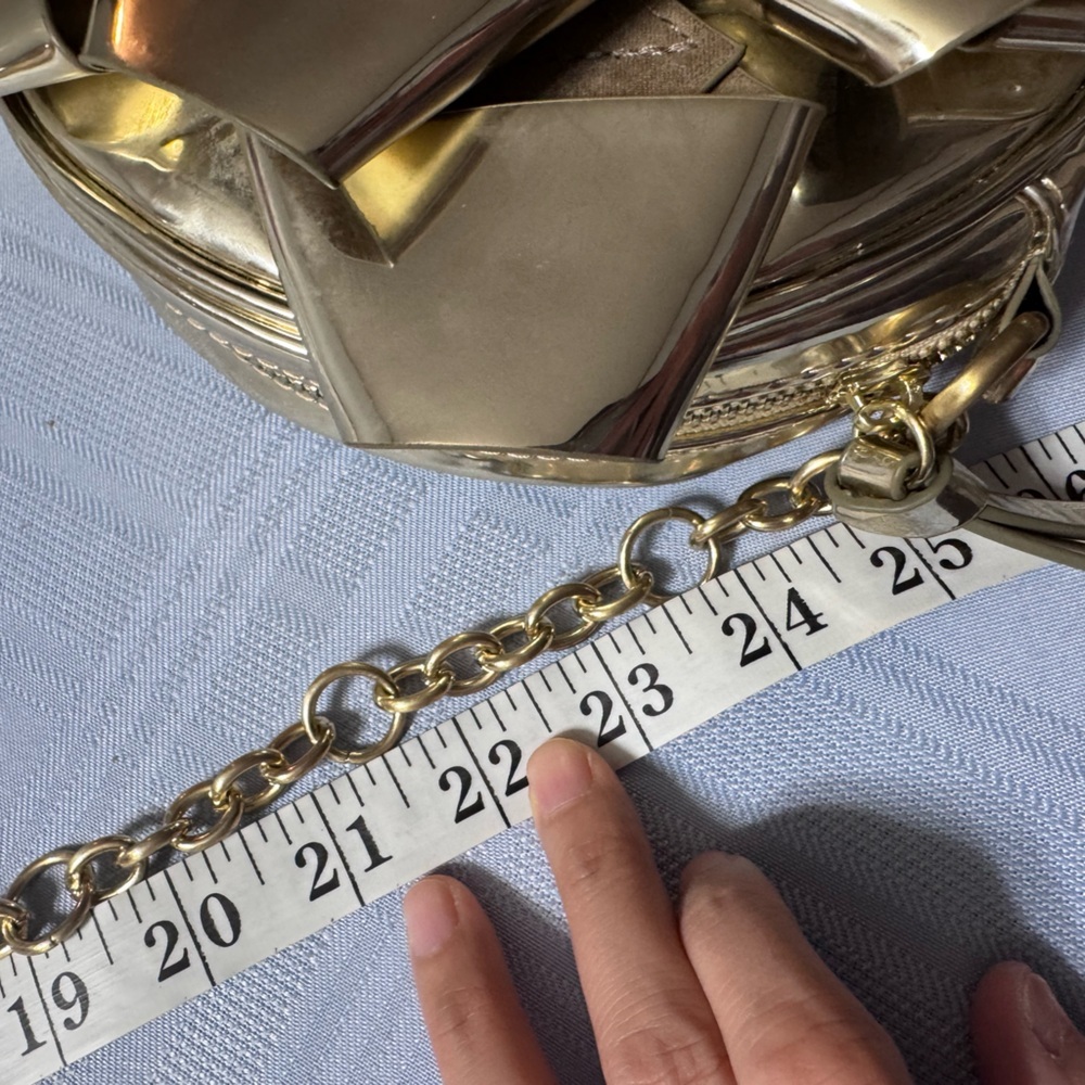 Betsey Johnson Gold Christmas Bow Crossbody Purse - Picture 14 of 15
